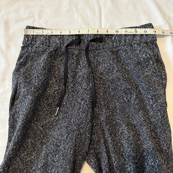 Lululemon 6 On the Fly Pant 28” Gray Ankle Lounge Casual Pants - Picture 5 of 10